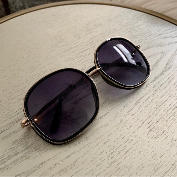 😁 The Limited Oversized Black Sunglasses - Picture 6 of 8